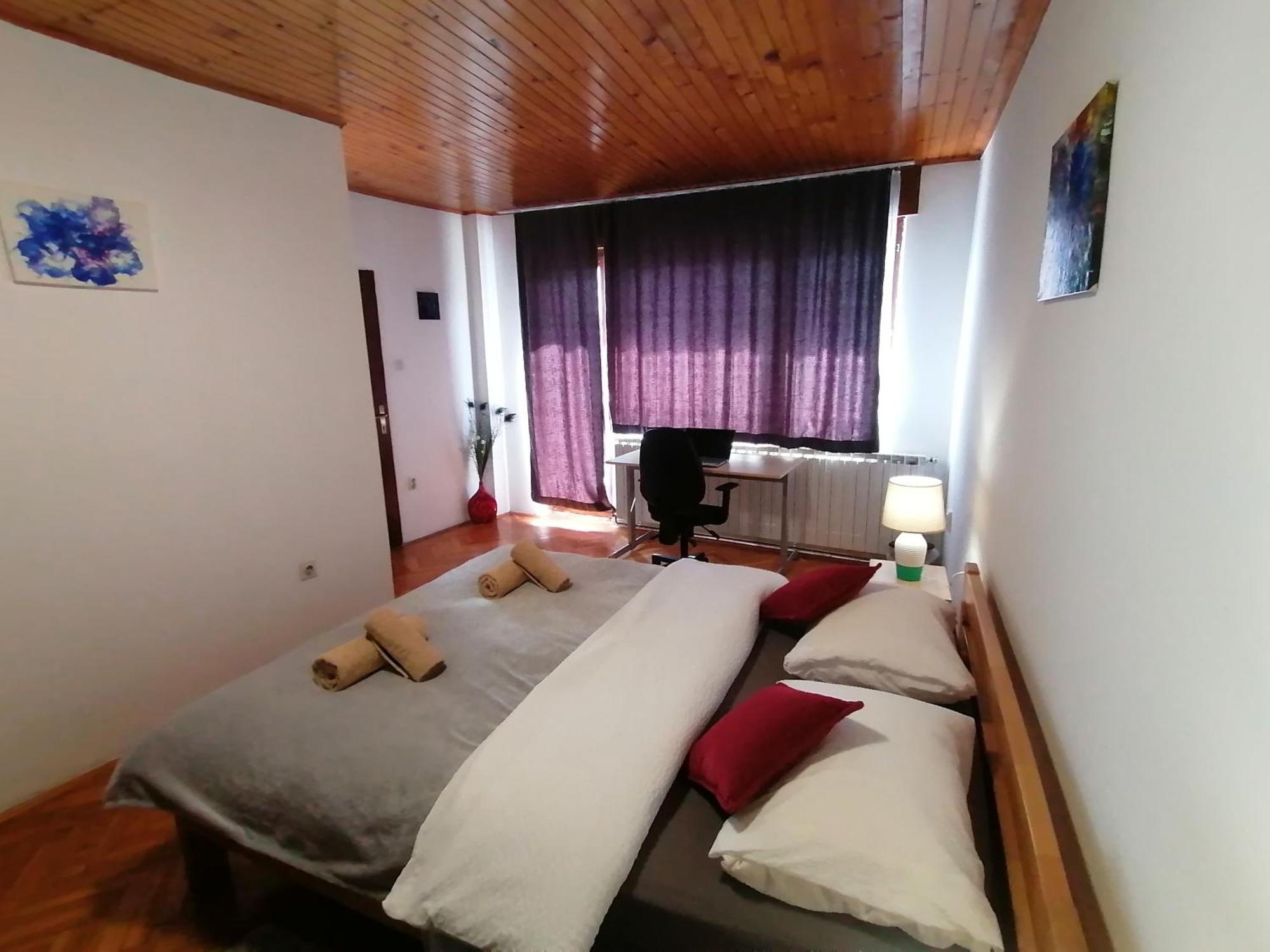 Cozy 1-Bdrm Apt In Dubec, Ideal For Work Or Study Сесвете Екстериор снимка
