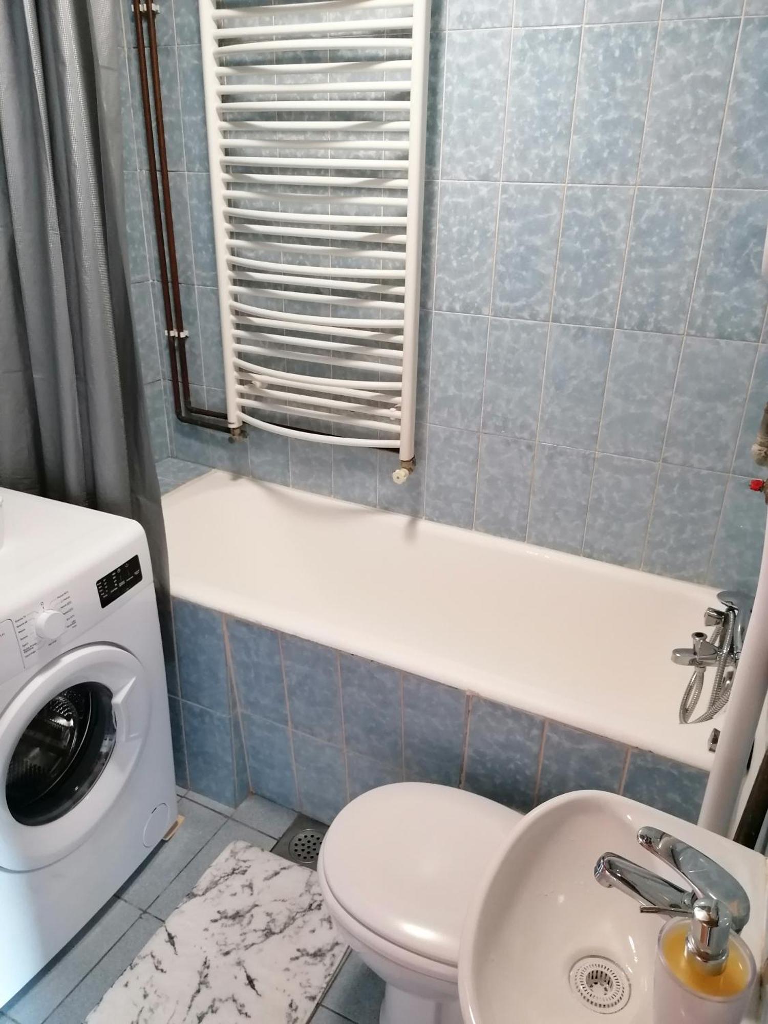 Cozy 1-Bdrm Apt In Dubec, Ideal For Work Or Study Сесвете Екстериор снимка